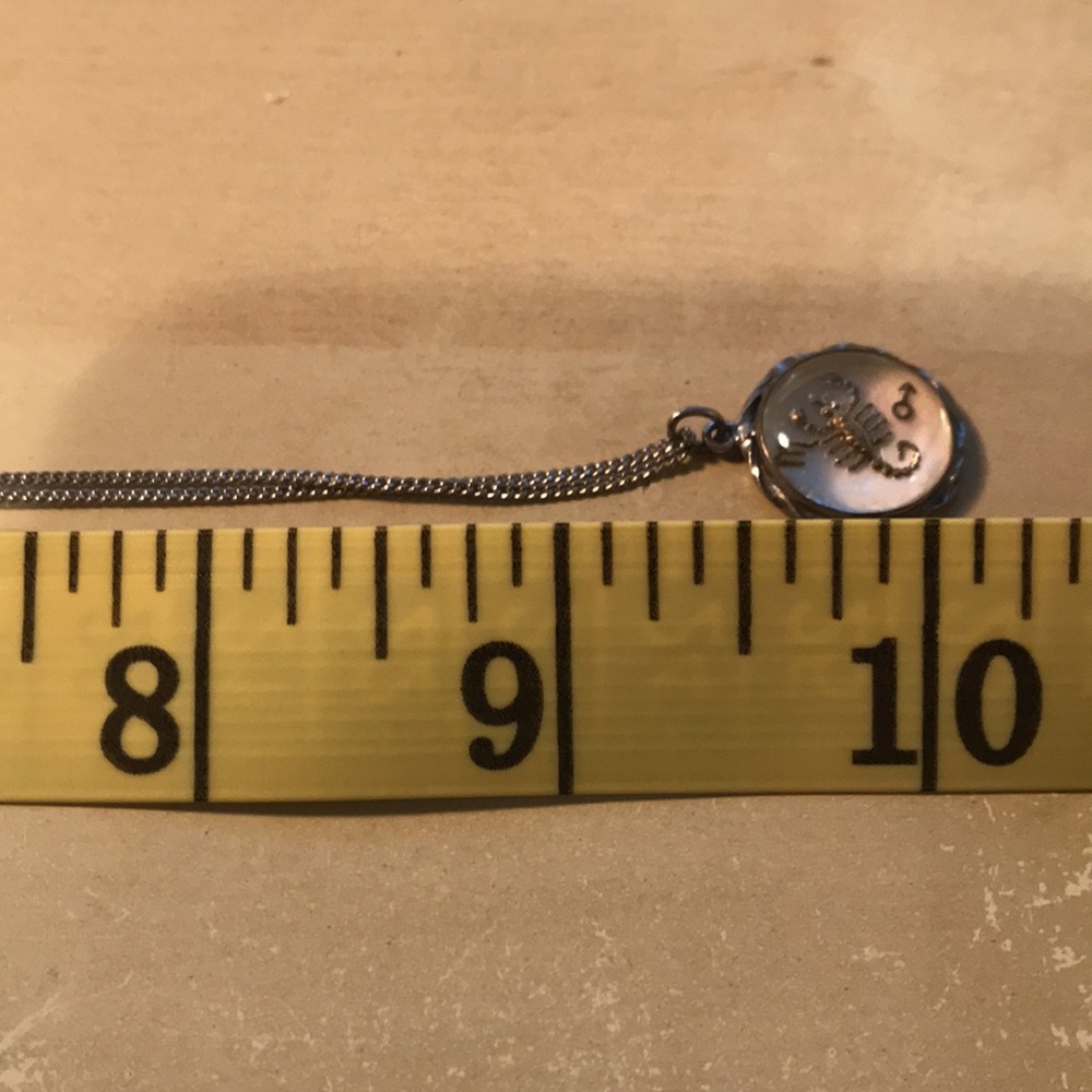 vintage Sterling silver Scorpio pendant necklace - Picture 3 of 7